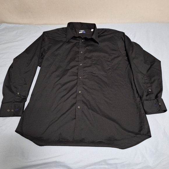 Izod long sleeve button-down shirt, stretch regular fit. In a men's XL. EUC - Picture 1 of 5